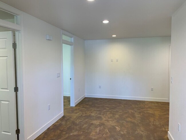 Building Photo - Brand New 2 Bedroom 1 Bath