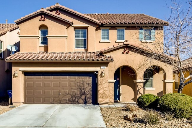 Primary Photo - Beautiful Spacious Home in Mountains Edge