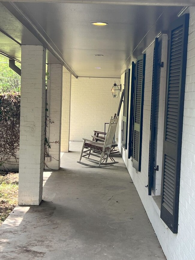 Building Photo - Beautiful Home on Esplanade across from Go...