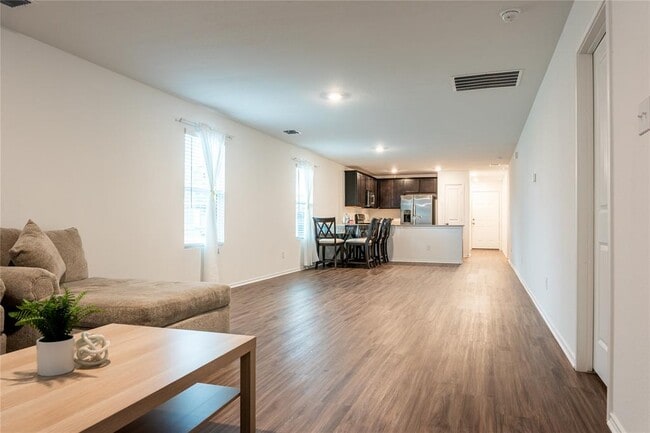 Building Photo - 406 Halfmoon Dr