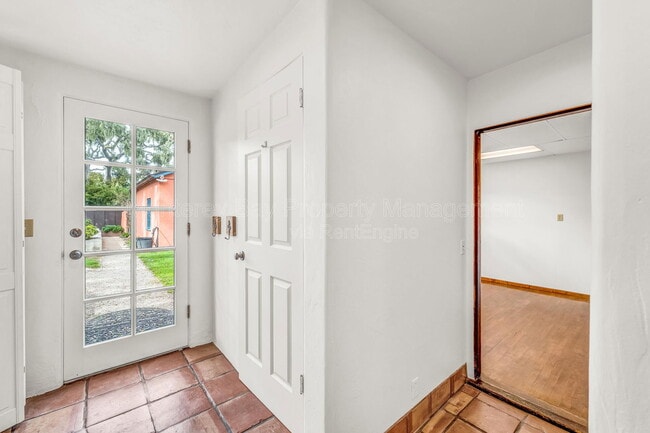 Building Photo - 940 14th St