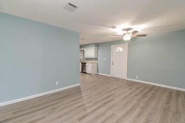 Building Photo - 3735 Woodpeckers Grove