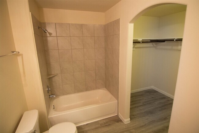 Building Photo - 3514 Bluebird Park Ln