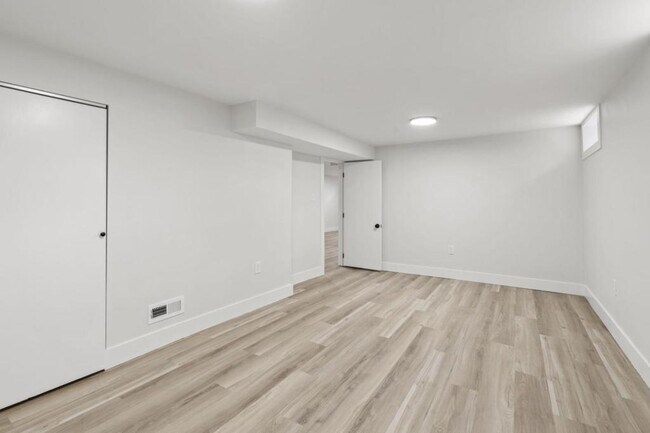 Building Photo - 2511 Baywood St