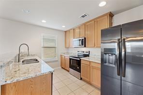 Building Photo - 5944 Ridge Lake Dr