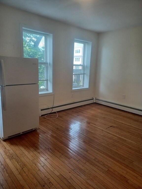 Building Photo - 144 Chelsea St