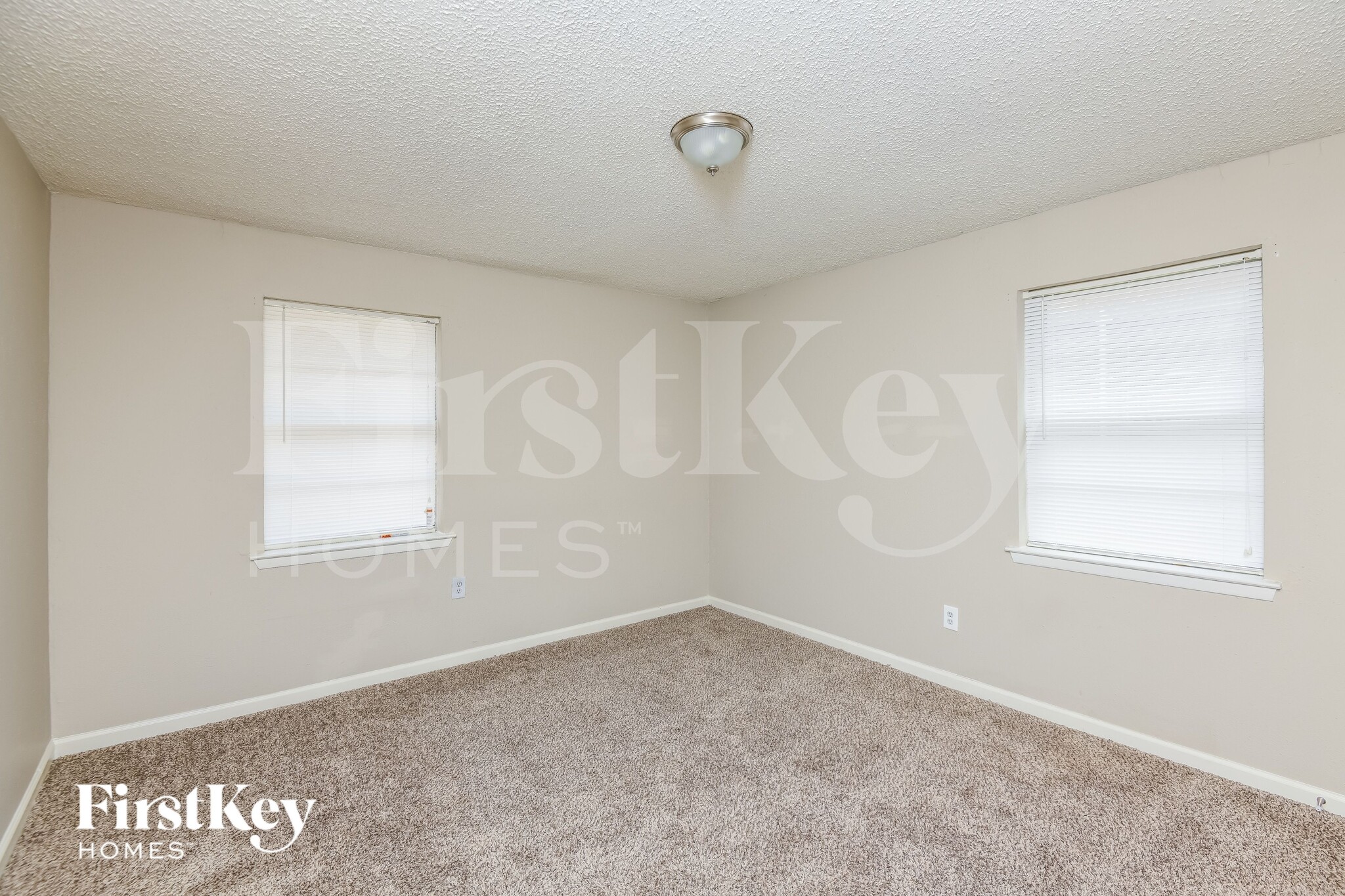 Building Photo - 2100 Cedar Ct