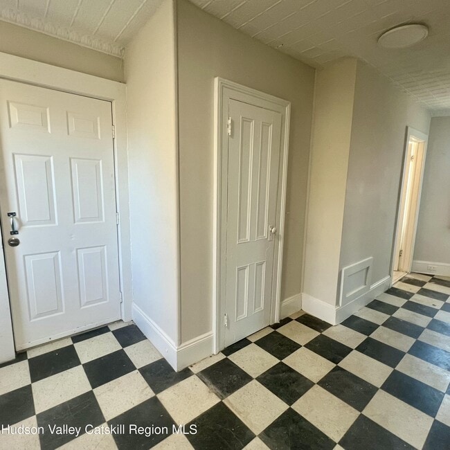 Building Photo - 140 Albany Ave