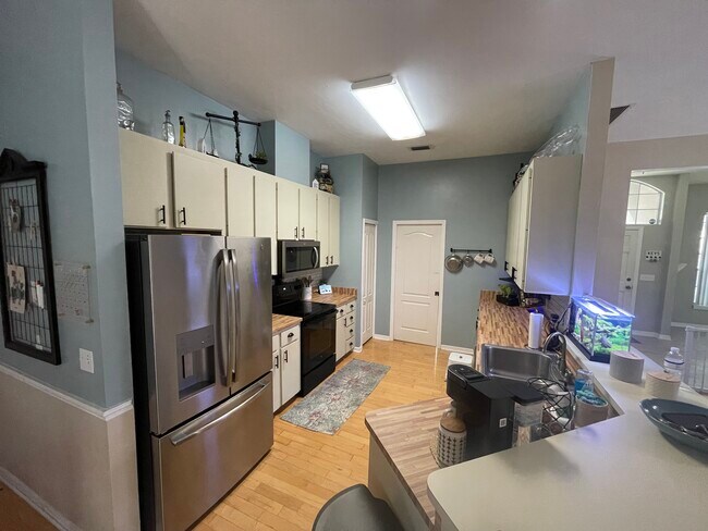 Building Photo - 6746 NW 37th Terrace