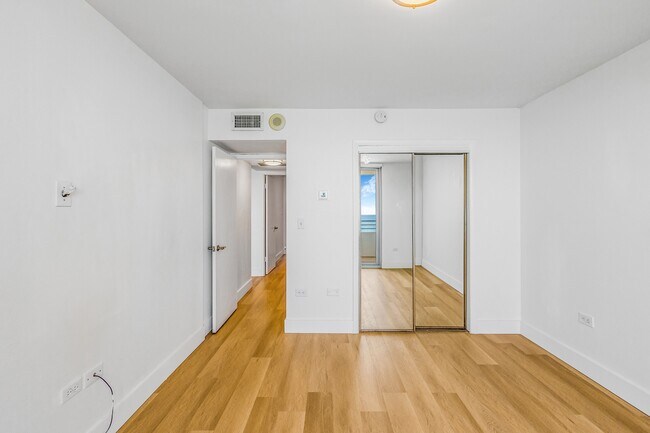 Building Photo - 5555 Collins Ave
