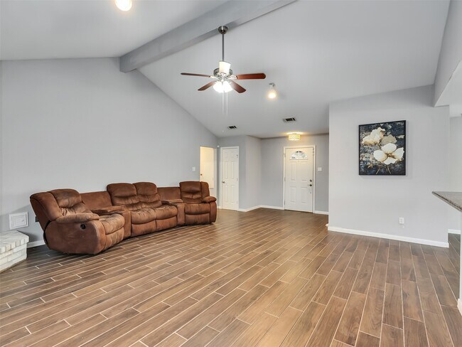Building Photo - 2554 Olympus Dr