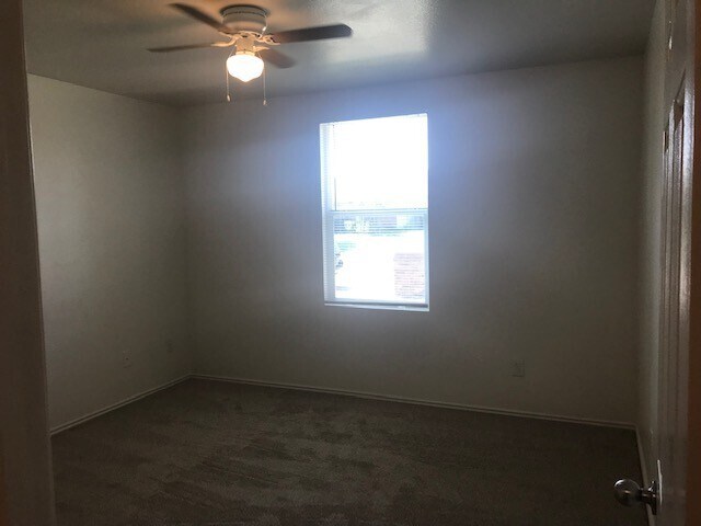 Building Photo - 1045 Cavern Dr