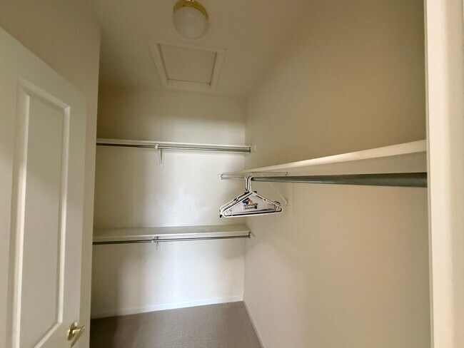 Building Photo - 8456 S Hoyt Way