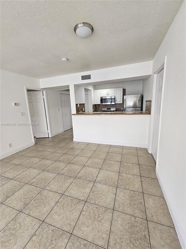 Building Photo - 8180 Geneva Ct