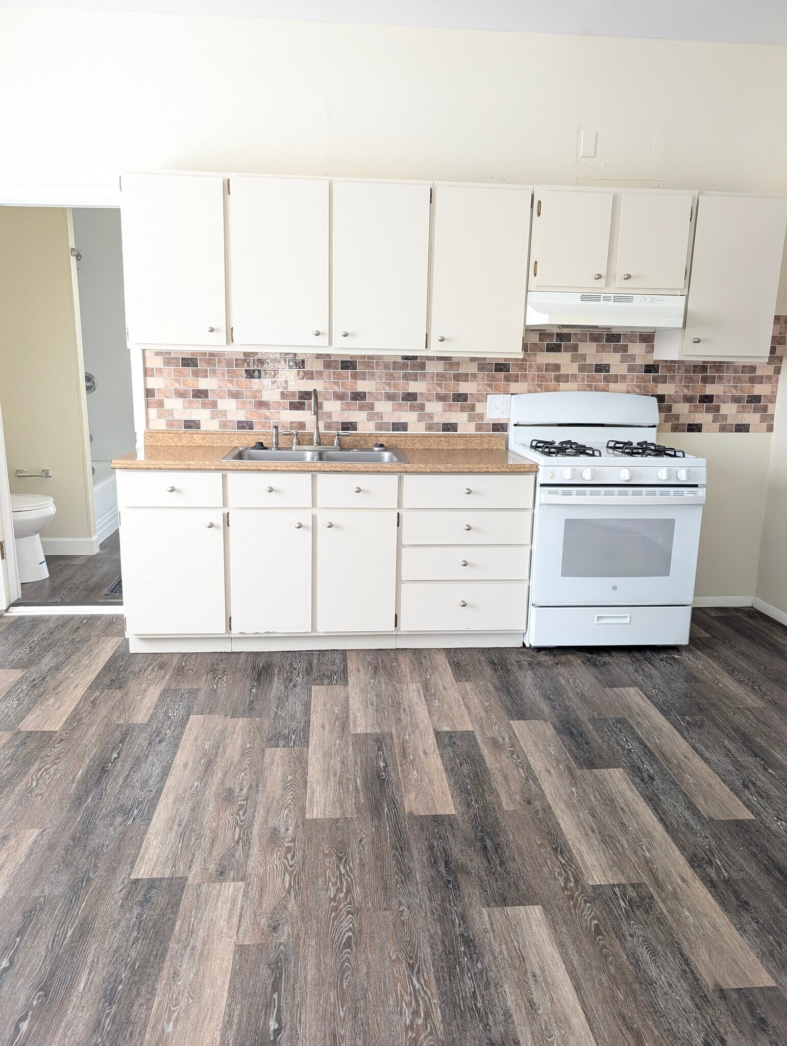 Building Photo - 731 Mcmakin Ave