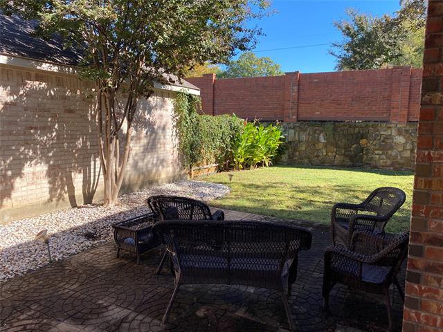 Building Photo - 207 Colonial Ln