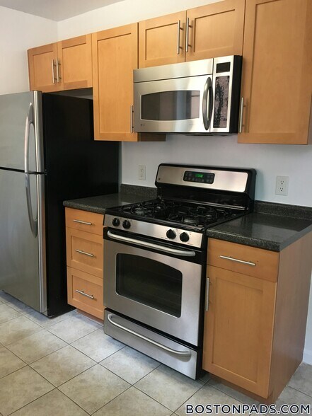 Building Photo - 60 Brattle St