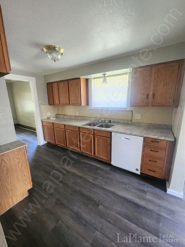 Building Photo - Beautiful 4 Bedroom Home for Rent