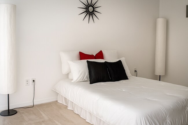 Bedroom - 981 SW McElroy Ave