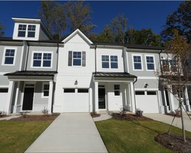Building Photo - Brand New 3-Bedroom Townhome in Prime Charlotte Location!