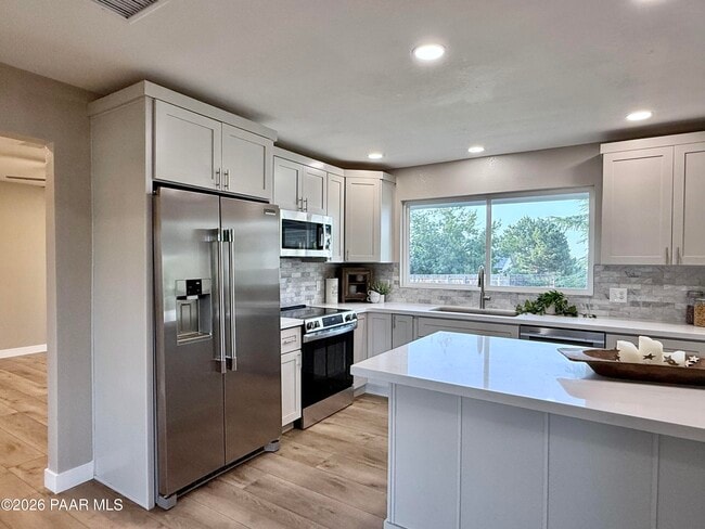 Building Photo - 7216 E Grandview Dr