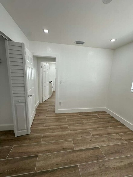 Building Photo - 14510 SW 105th Ave