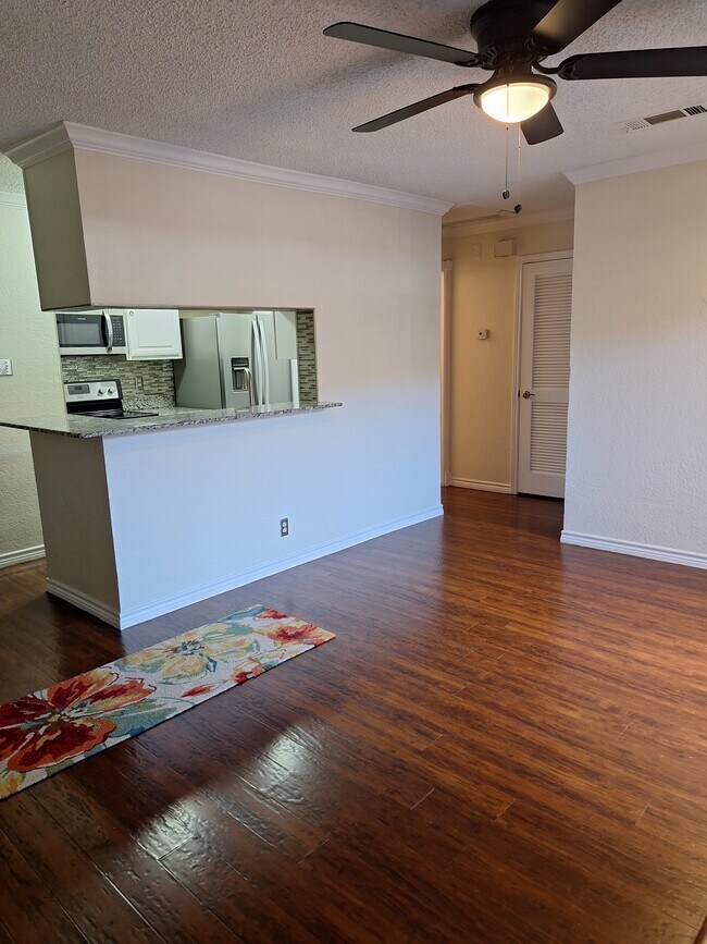 Building Photo - 1101 Calico Ln