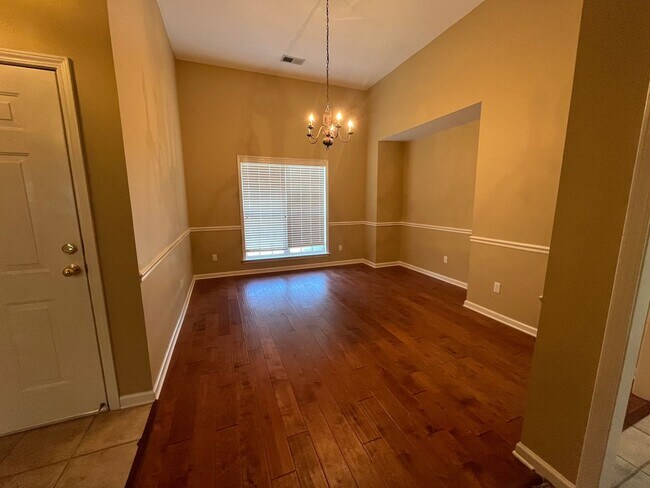 Building Photo - 9150 Hervay Cove