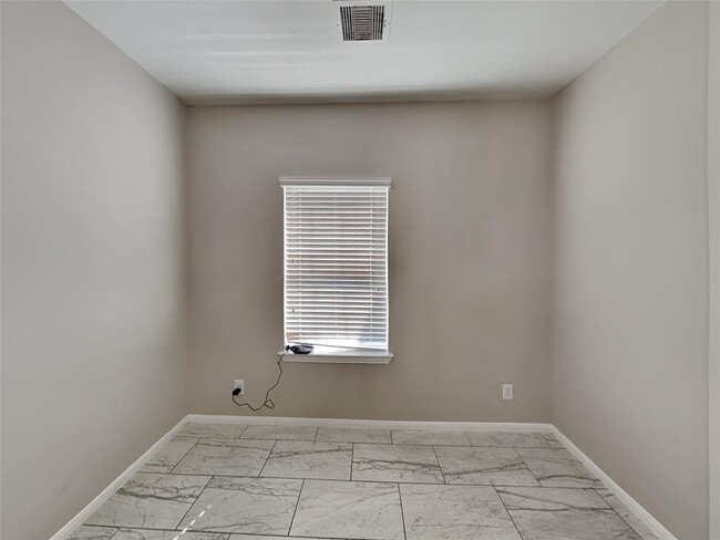 Building Photo - 11114 Kingsnorth Dr