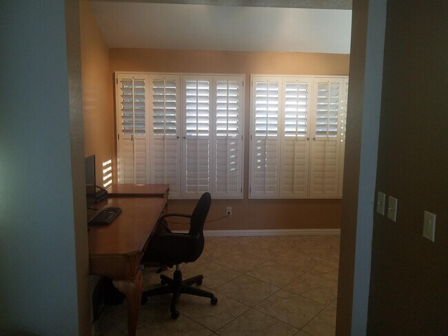 Building Photo - 1957 E Citation Ln