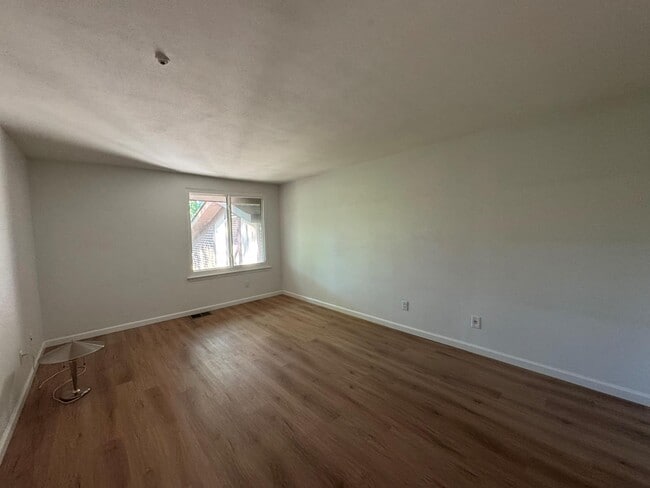 Building Photo - 233 Sagamore Hills Dr