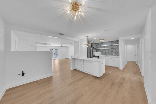 Building Photo - 314 W Frances Ave