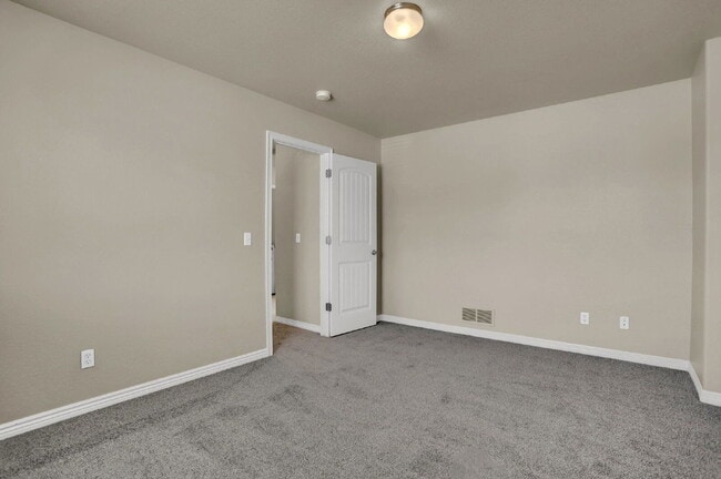 Building Photo - 2688 Sierra Springs Dr