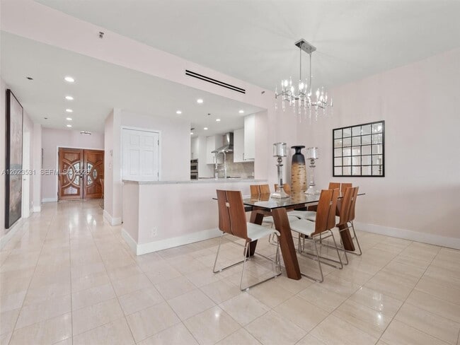 Building Photo - 2425 Fisher Island Dr