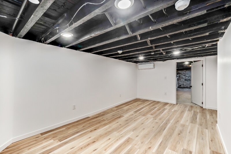 Building Photo - 3836 W Girard Ave