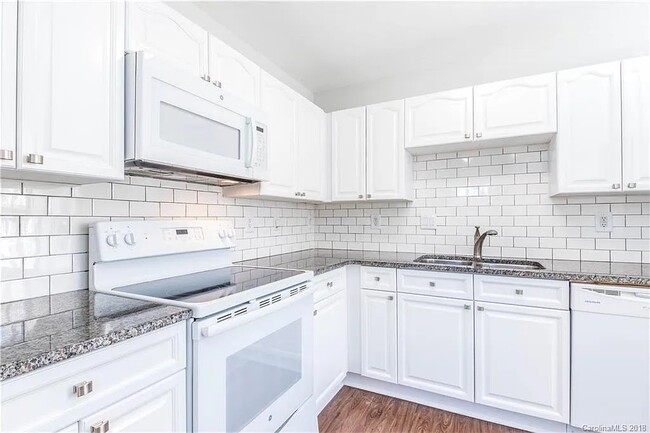 Building Photo - 3715 Melrose Cottage Dr