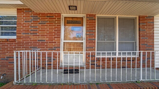 Building Photo - Cozy 3-Bedroom Home with Corner Lot in Rincon