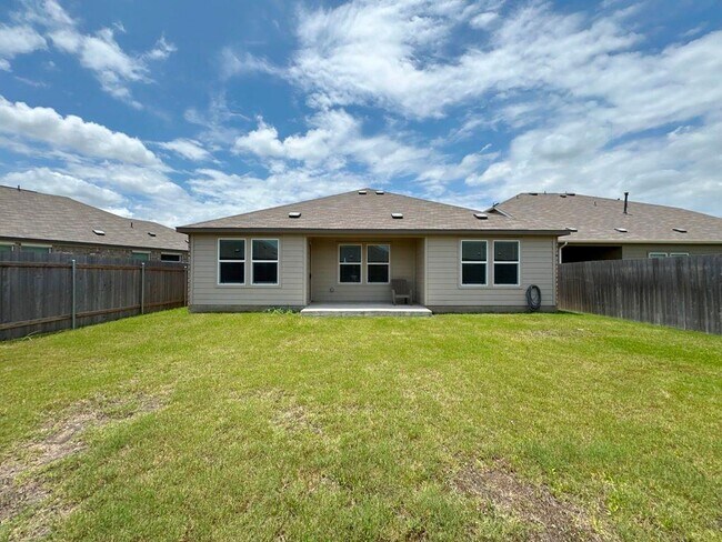 Building Photo - 208 Magione St