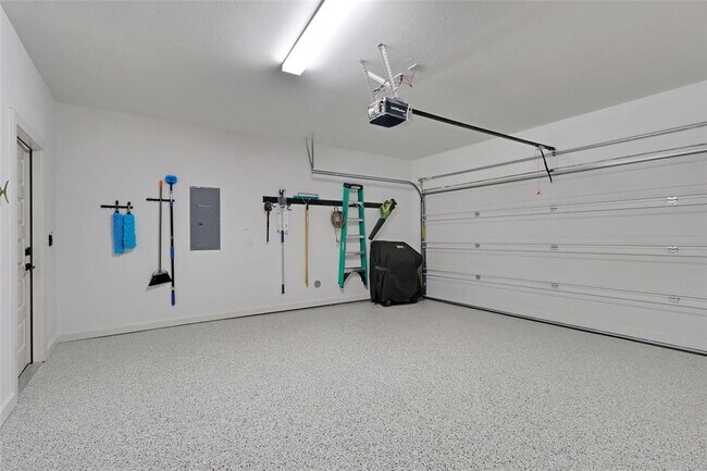 Building Photo - 6409 Berkman Dr