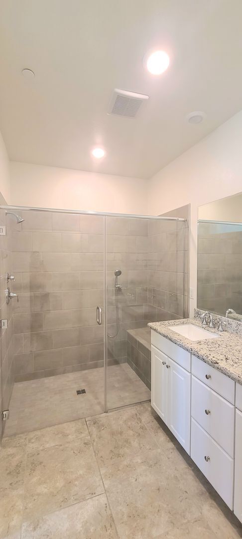 Building Photo - Beautiful Single Story Home in 55 + Community!