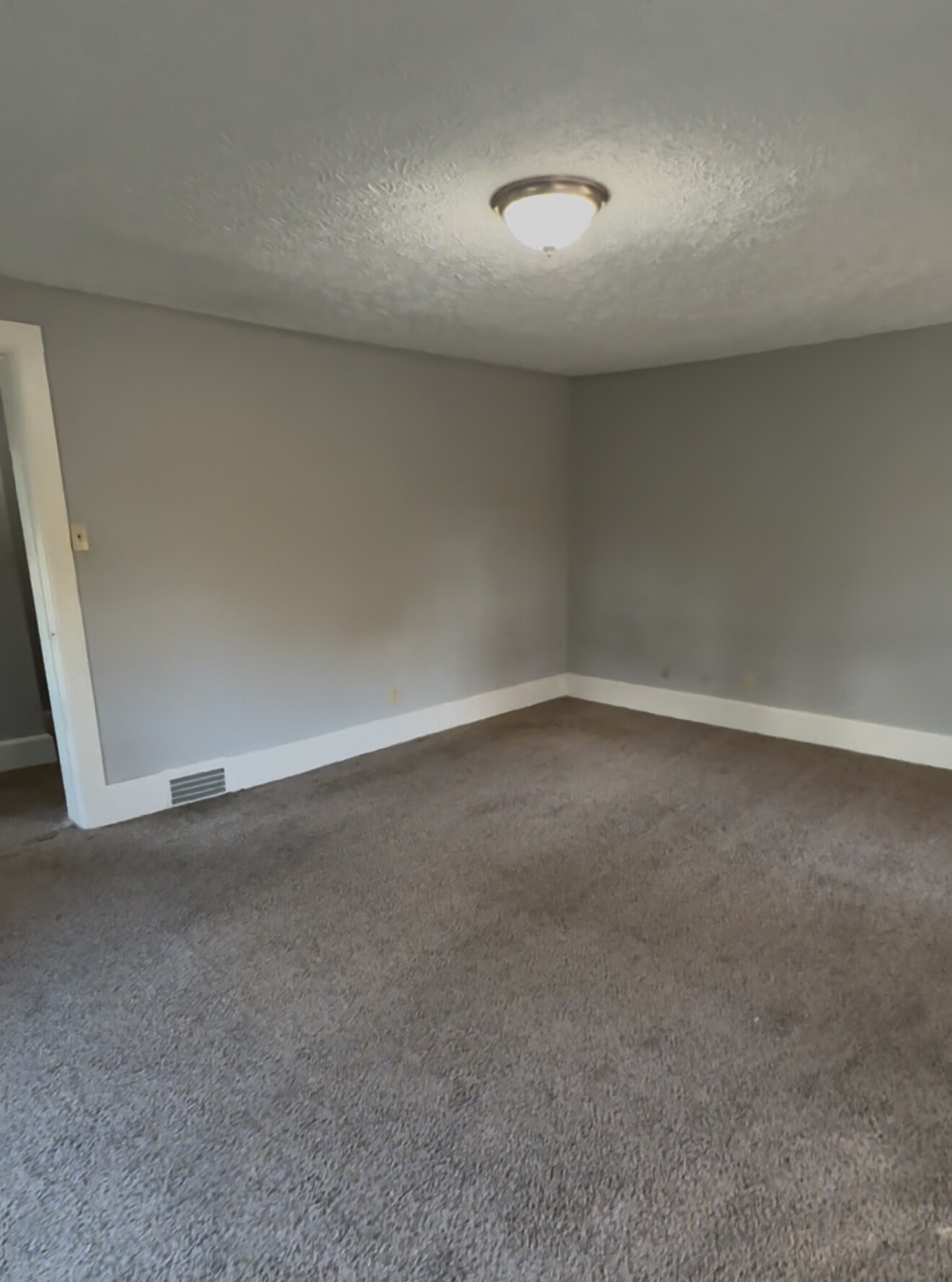 Building Photo - 297 High St