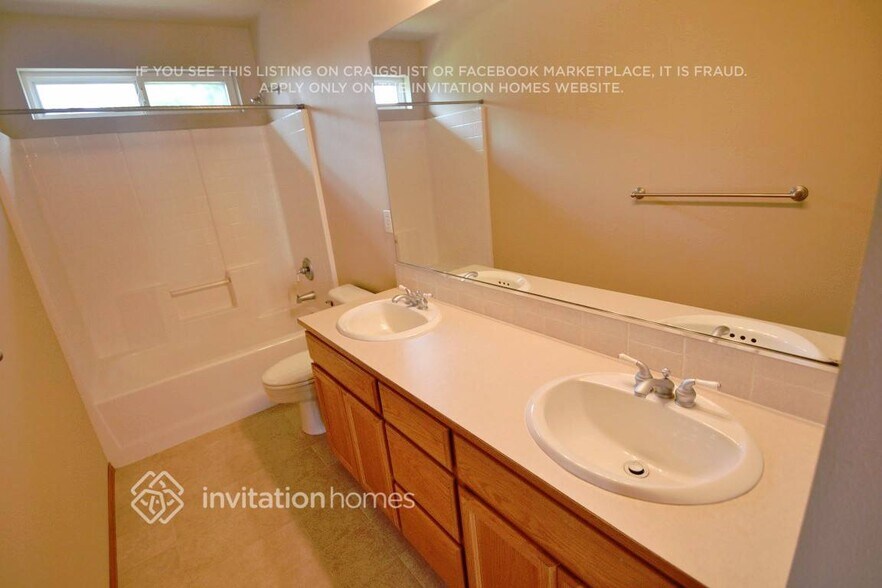 Building Photo - 1705 Peach Park Ln