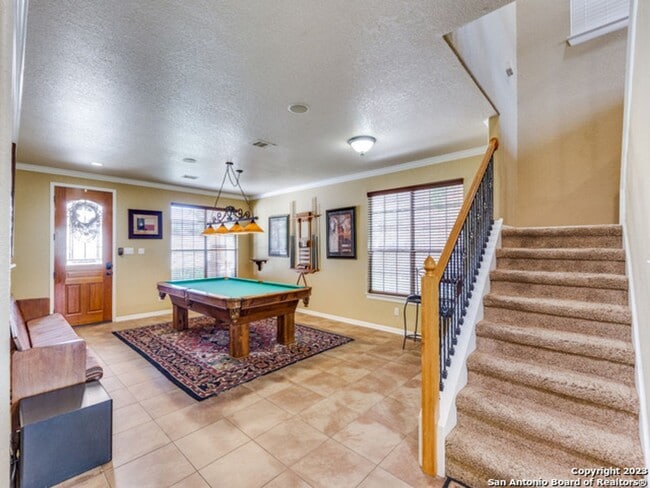 Building Photo - 4bed 2.5 bath