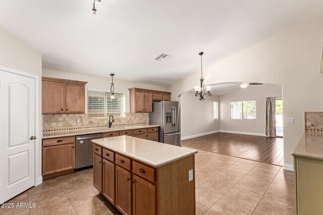 Building Photo - 1444 E Baker Dr