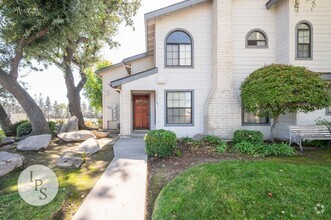 Building Photo - Westside Kerman Prestigious TownHome, 2/2,...