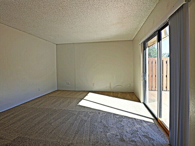 Building Photo - Parkwoods 1556-1