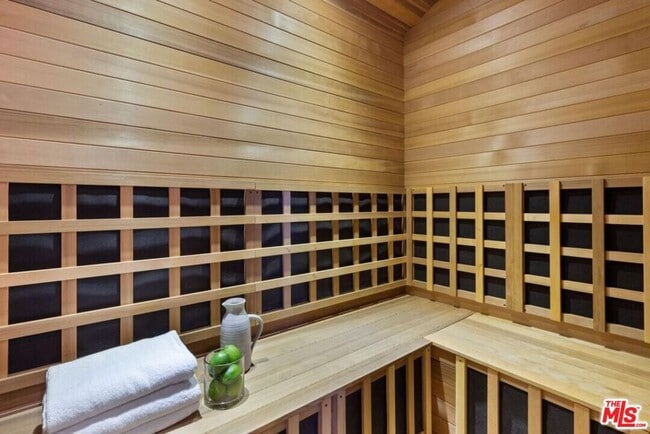 Building Photo - 16866 Charmel Ln