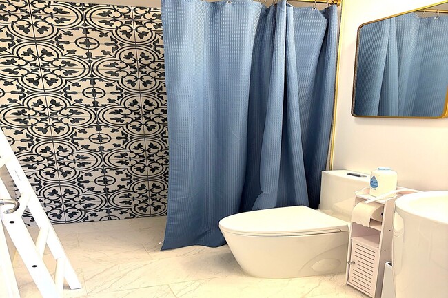 Building Photo - 4315 Park Ave