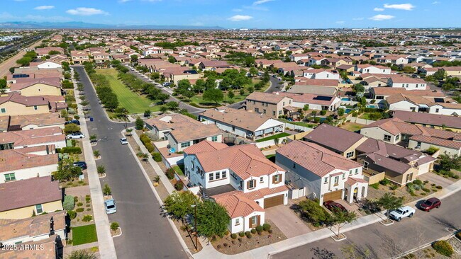 Building Photo - 9418 E Theia Dr
