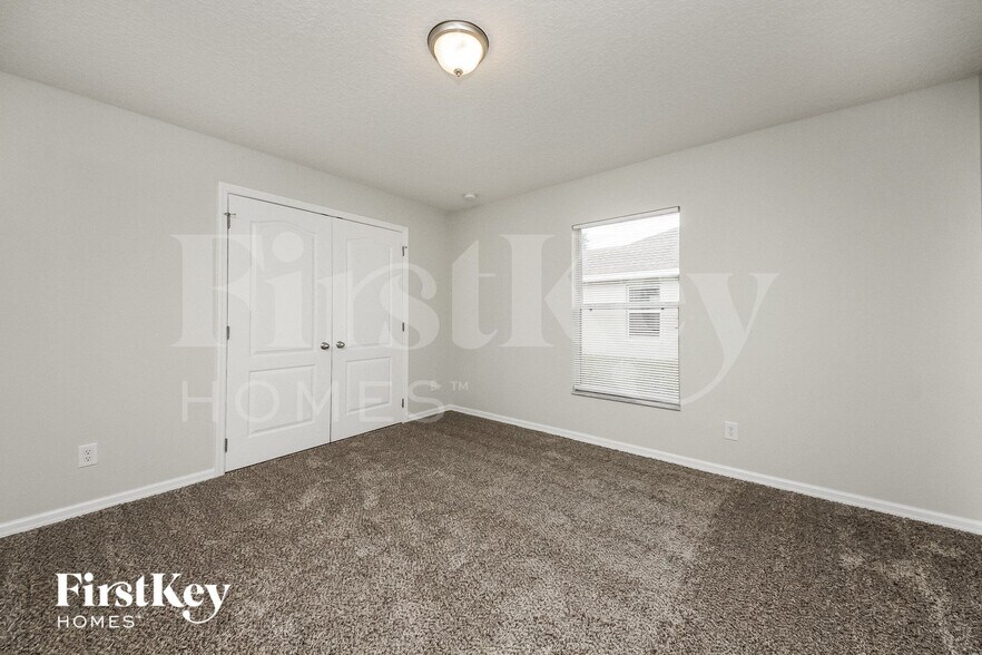 Building Photo - 381 Maudehelen St